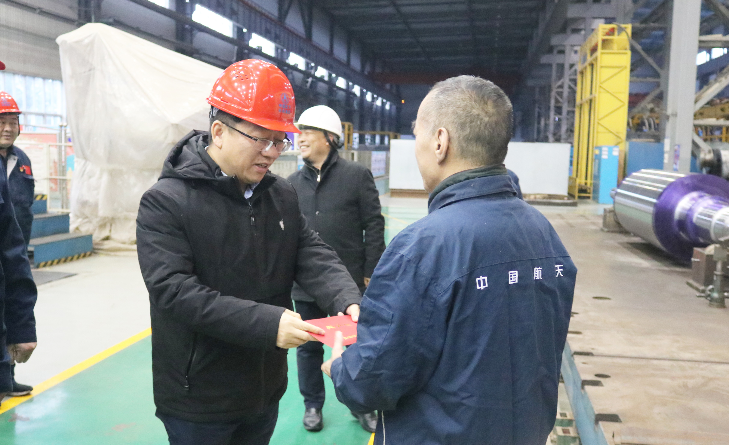 1705977169399352.jpg 慰问2.jpg